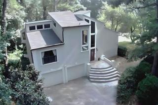 Massive home in a great area - 6