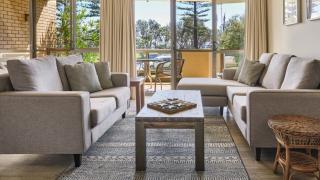 Perfectly Positioned Beachfront Apartment - Unit 6 - Port Macquarie - 9