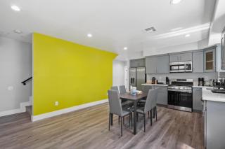 Modern Bedroom - Los Angeles - 2