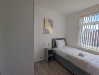 Comfy 2BR Getaway Dudley Village - - 4