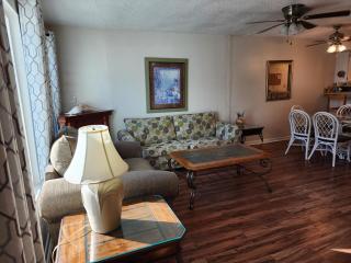 New Balcony at The Shores 101! Beach Front Townhouse! Gulf View Property! - Panama City Beach - 7