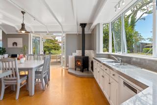 Group & Family Retreat, Spacious Home, Pool & Spa - Taupo - 7
