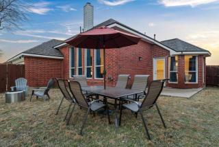 One-level, Fenced Yard, Kitchen, Game Room, Pkng - Frisco - 1