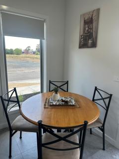 Brand New Stylish 2 Bedroom - Kialla - 5