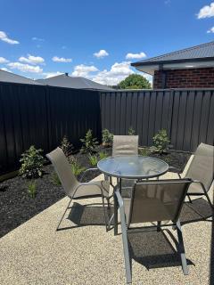 Brand New Stylish 2 Bedroom - Kialla - 1