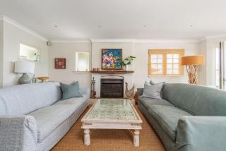 Elandra Hyams Beach - 2