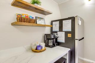 Discover Lakeside Bliss at Jackson Lake! - 1