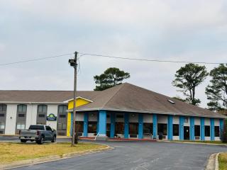 Days Inn & Suites by Wyndham Brinkley - Brinkley - 2
