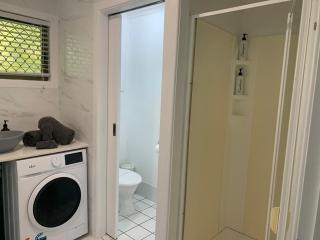 Lakefront Retreat Hervey Bay - 5