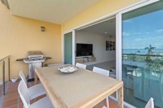 Beachfront - Flamingo Luxury 2BR condo - E423 - Palm-Eagle Beach - 6