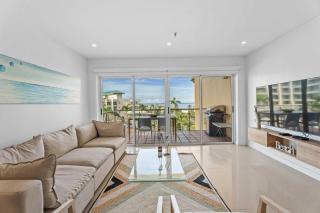 Beachfront - Flamingo Luxury 2BR condo - E423 - Palm-Eagle Beach - 4