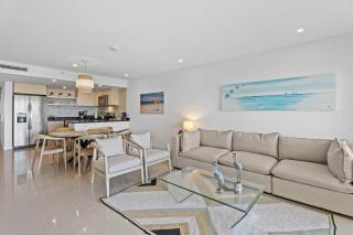 Beachfront - Flamingo Luxury 2BR condo - E423 - Palm-Eagle Beach - 3