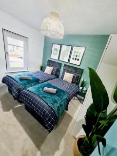 Bright 3BR walking distance to town - FREE parking - Glasgow - 7