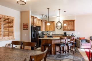 Luxury Townhome, Private Balcony, Great Location, 3 Bedrooms - Park City - 1