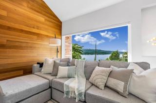 Modern and Relaxing Lake Sammamish View House - Issaquah - 9