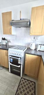 Cosy & Spacious 3Bed Apt on High Street Wi-Fi - 6