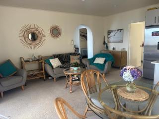 Cozy Cable Bay Getaway - 9
