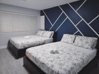 A new luxury basement apartment - Surrey - 8