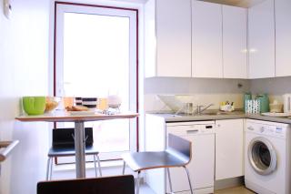 JOIVY Modern 1-bed Apt with terrace, moments from São Bento Palace - Lisboa - 9