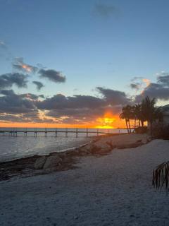 Beach View Room at Barnacle Resort - Big Pine Key - 5