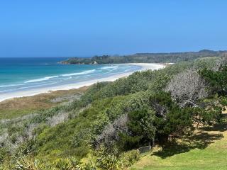 Wharekapua Beach House - 8