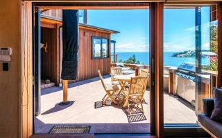 Belle Cove Studio, Spectacular Sea Views - Be My Guest - - 7