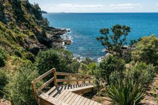 Belle Cove Studio, Spectacular Sea Views - Be My Guest - - 3