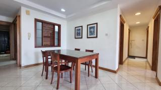 Zachs Marina Court Resort Getaway - 4