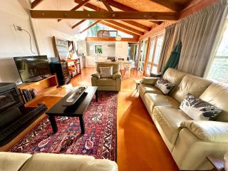 Bush Beach Delight - Onetangi Holiday Home - 5