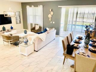 Luxury 9 bd 5 Bath with private Pool spa 194 - Kissimmee - 0