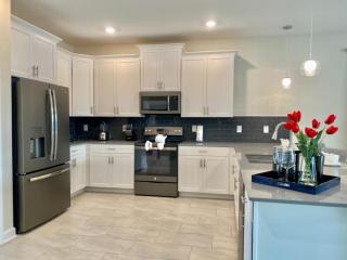 Pet Friendly Escape Pool Spa Minutes from Disney 185 - Kissimmee - 6