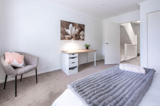 Ace Your Stay - Pool, Gym & Tennis in One Place! - Melbourne - 7