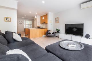Ace Your Stay - Pool, Gym & Tennis in One Place! - Melbourne - 6
