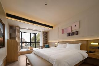 Xi'an MC City Courtyard Hotel - A st andalone hotel by the city wall - Close to the bell tower and yongning gate - Designed in song dynasty aesthetic style - It features private courtyard and garden rooms - Integrating the historical culture of Xi'an - Xi'an - 7