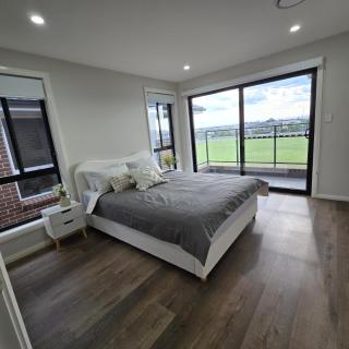 New 5x bedroom The Ponds House - Schofields - 3