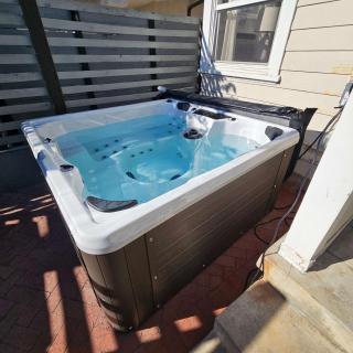 Seaside Serenity Steps from Sand with Hot Tub - 9