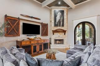 Noble Prairie Lux Estate Pool Spa Garden Venue Fireplace Themed Rooms - - 7