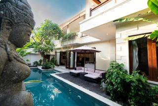 Villa Tepi Sungai a luxurious, under new management, 6 bedroom 620 sqm retreat featuring a stunning 15 meter pool and dedicated childrens room with 4 bunk beds newly renovated in Seminyak - Legian - 0