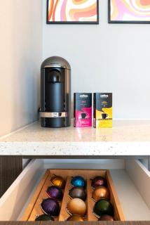 Sleek & Stylish Brand-New Luxury Condo in West Hollywood - 6