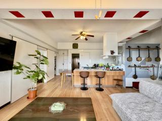 Ocean View Orange House - 8