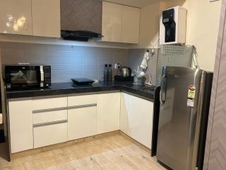 1 BR Luxury Studio Apartment With Wifi & Pool - 8