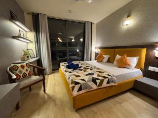 1 BR Luxury Studio Apartment With Wifi & Pool - Jaipur - 6