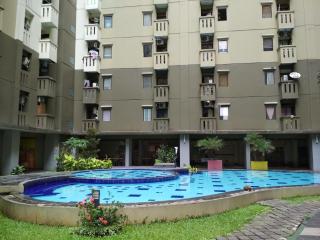 Homey 1BR Apartment at Gateway Ahmad Yani Cicadas By Travelio - 5