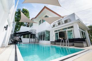 SeaBreeze Grand Pool Villa Pattaya - 0