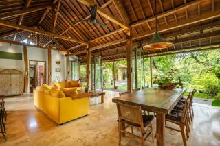 Villa Kayu Ubud by Azure - Ubud - 3