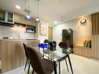 Cozy and Minimalist 2BR at 8th Floor The Oasis Cikarang Apartment By Travelio - 7