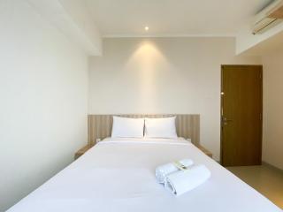 Cozy and Minimalist 2BR at 8th Floor The Oasis Cikarang Apartment By Travelio - Bekasi - 4