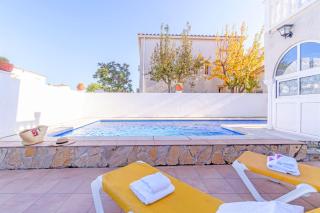 Apart-rent Casa Requesens 0007 con piscina privada y wifi - 2
