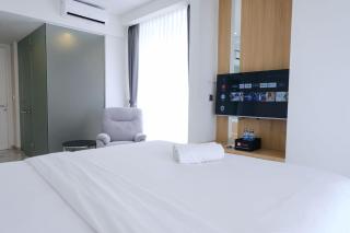 Best Deal Studio Room with Private Jaccuzi at Art Deco Apartment By Travelio - Bandung - 8