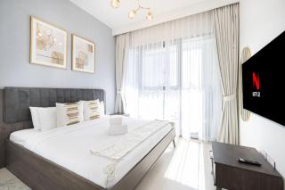 Dubai Mall Connected! AMAZING Burj Khalifa View! Excellent Pool & Gym Access! - 3